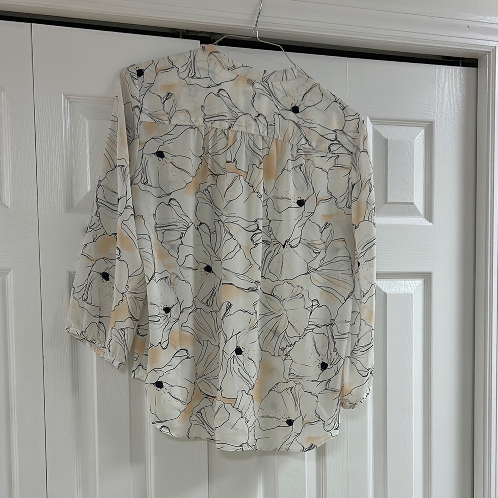 St. Tropez West Cream and Black Graphic 3/4 Sleeve Blouse - Picture 6 of 6